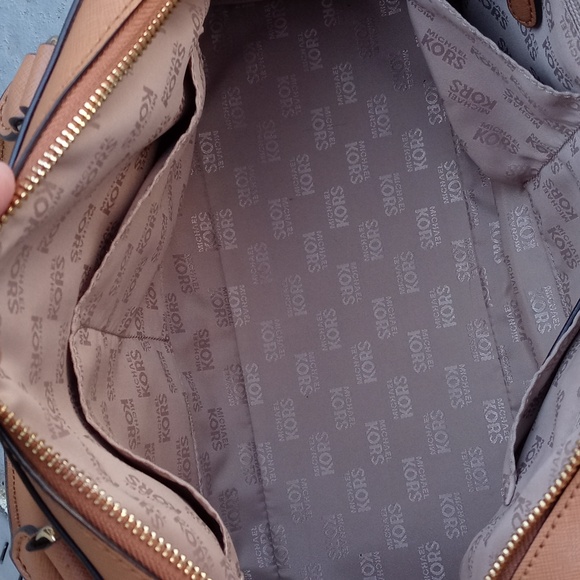 Michael Kors Satchel w Cross body Strap - Picture 7 of 8